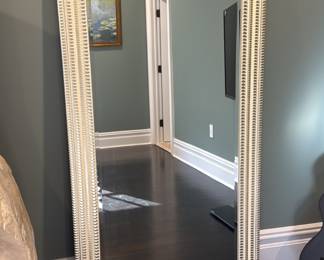 Wall mirror