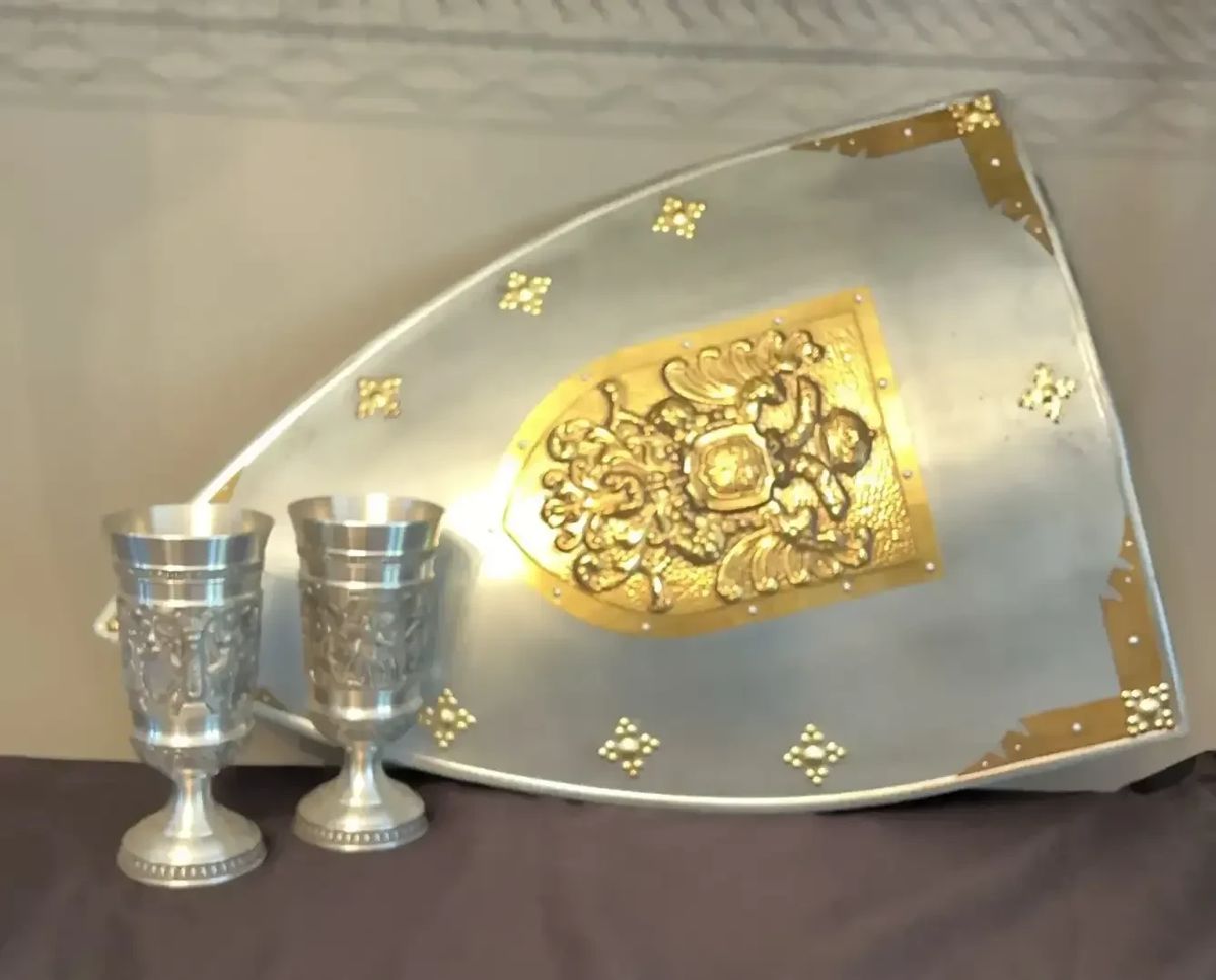 "Ravishing Rhodes Hill " in Martinez, GA Starts Closing Mon 12/8 at 8p.Pickup is Wed 12/10 from 2-6pm.  Please click here to view more photos, descriptions, and current bids:  https://ctbids.com/estate-sale/40812