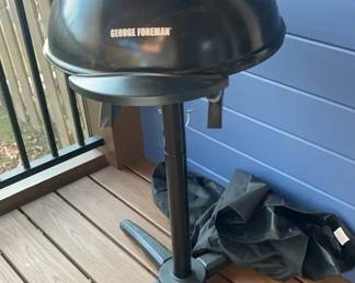 "Ravishing Rhodes Hill " in Martinez, GA Starts Closing Mon 12/8 at 8p.Pickup is Wed 12/10 from 2-6pm.  Please click here to view more photos, descriptions, and current bids:  https://ctbids.com/estate-sale/40812