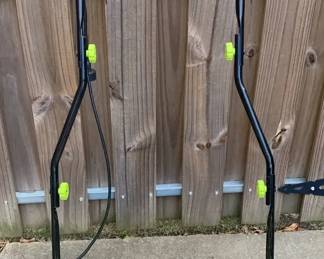 "Ravishing Rhodes Hill " in Martinez, GA Starts Closing Mon 12/8 at 8p.Pickup is Wed 12/10 from 2-6pm.  Please click here to view more photos, descriptions, and current bids:  https://ctbids.com/estate-sale/40812