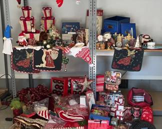 "Ravishing Rhodes Hill " in Martinez, GA Starts Closing Mon 12/8 at 8p.Pickup is Wed 12/10 from 2-6pm.  Please click here to view more photos, descriptions, and current bids:  https://ctbids.com/estate-sale/40812