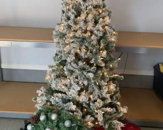 "Ravishing Rhodes Hill " in Martinez, GA Starts Closing Mon 12/8 at 8p.Pickup is Wed 12/10 from 2-6pm.  Please click here to view more photos, descriptions, and current bids:  https://ctbids.com/estate-sale/40812