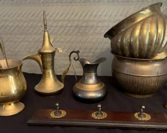 "Ravishing Rhodes Hill " in Martinez, GA Starts Closing Mon 12/8 at 8p.Pickup is Wed 12/10 from 2-6pm.  Please click here to view more photos, descriptions, and current bids:  https://ctbids.com/estate-sale/40812