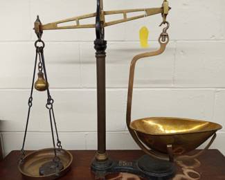 Brass scale; Scottish Cooperative Society.