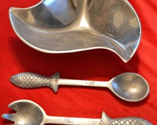 Seafood salad server 