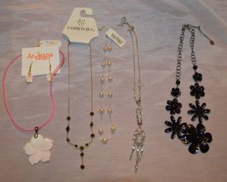 costume jewelry 