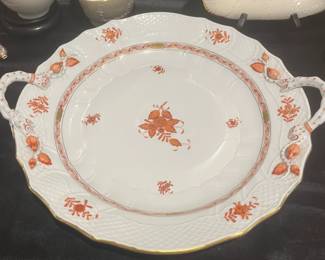 Closer look at Herend china
