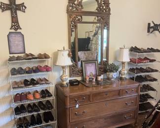 Ladies, look at the shoes!