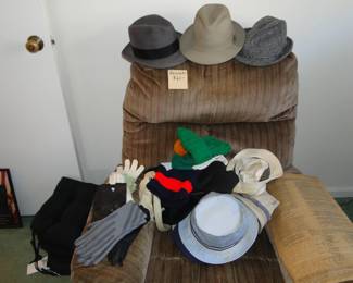 Hats/gloves