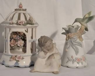 "Aiken Vintage Treasures" in Aiken, SC Starts Closing Tue 12/9 at 8p. Pickup is Thu 12/11 from 3-6p.  Please click here for more photos, descriptions, and current bids:  https://ctbids.com/estate-sale/40888