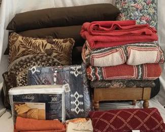 "Aiken Vintage Treasures" in Aiken, SC Starts Closing Tue 12/9 at 8p. Pickup is Thu 12/11 from 3-6p.  Please click here for more photos, descriptions, and current bids:  https://ctbids.com/estate-sale/40888