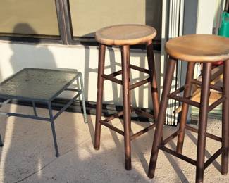 Bar stools, side table