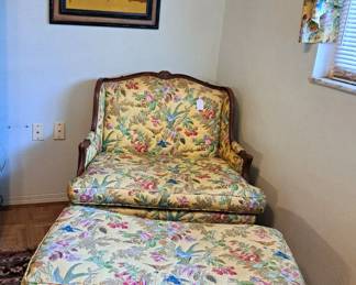 Lounge chair with ottoman