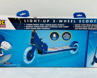 This Sonic the Hedgehog Light-Up 2-Wheel Scooter is a foldable kick scooter built for young riders, this Sonic the Hedgehog Light-Up model features a durable frame, glowing LED wheels, and colorful Sonic-themed artwork. 