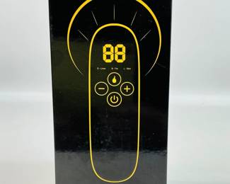 The Juniqueen Fat Burning Iron is a handheld body-sculpting device that uses vibration and thermal massage to help reduce fat and minimize the appearance of cellulite. 