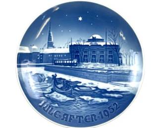 1952 Bing & Grondahl Christmas Plate - Thorvaldsen Museum