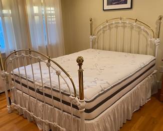 Queen size bed