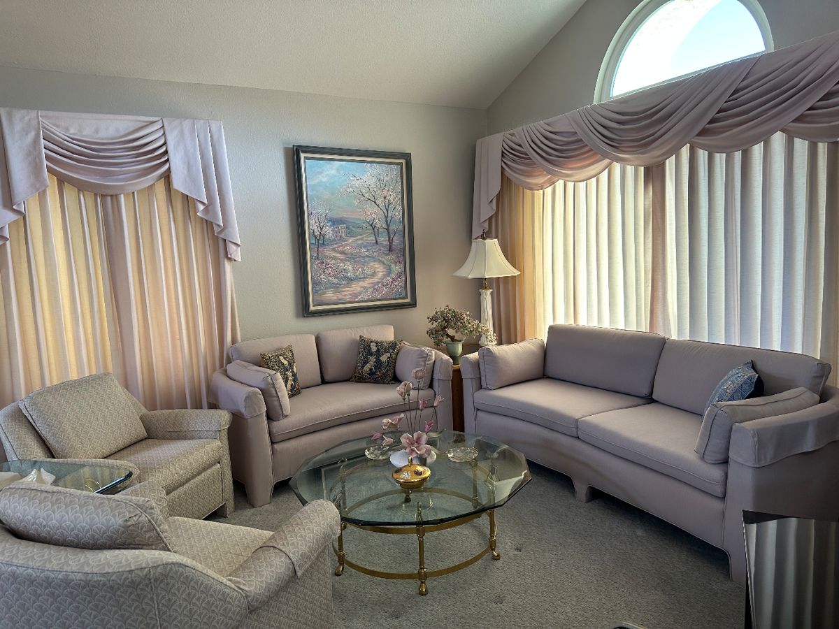 Welcome to the 80s house!
entire living room suite including curtains all for sale