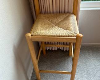Single bar chair stool