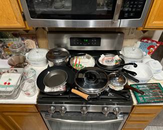 Corningware bakers, pots, and 
Pans