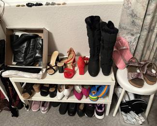 One of the Shoe departments,  size 7, mostly with some six and 6 1/2