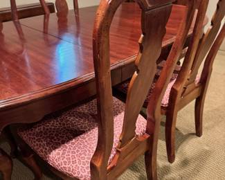 Dining Table with 6 chairs