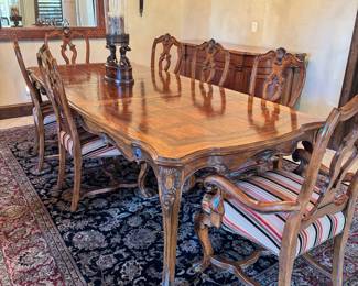 Henredon Dining Table with 3 leaves and 8 chairs
