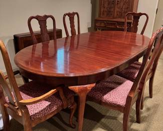 Dining Table with 6 chairs