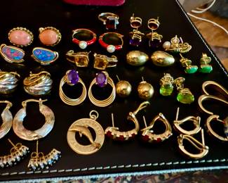 Fine karat gold and costume Jewlery !