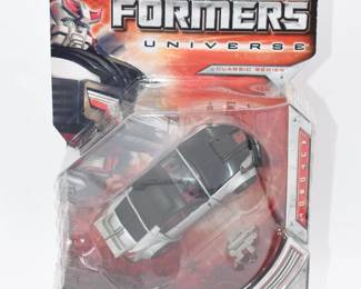 Hasbro Transformers Universe Classic Series Deluxe Class Silverstreak Action Figure