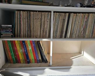 ST1059Vinyl jazz and swing LPs