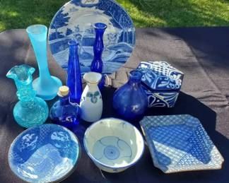 ST1053Vintage Blue And White China And Glass