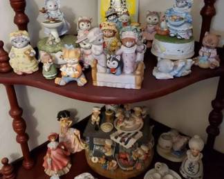 ST1120Kitty Cucumber Figurines And More