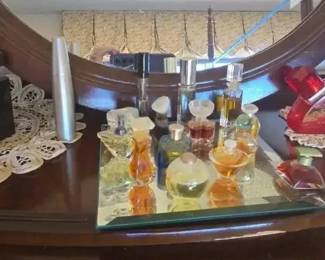 ST1086Mens And Womens Assorted Cologne And Perfumes