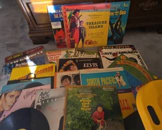 ST1132Vintage Vinyl Record Collection