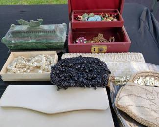 ST1073Vintage Bags And Jewelry