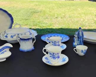 ST1113Antique Vintage Blue White China
