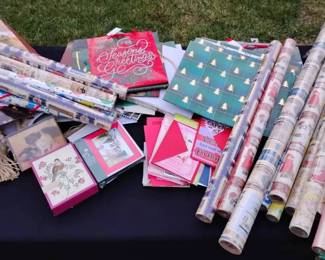 ST1081Holiday Wrapping