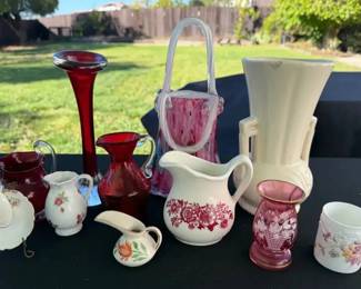 ST1056Vintage Red And White