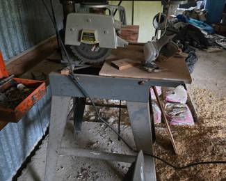 DEWALT 770 RADIAL ARM SAW 