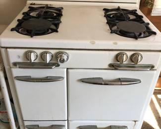 1950's O'Keefe and Merritt gas stove
