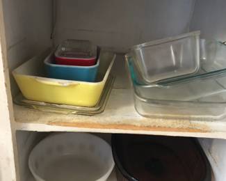 Vintage pyrex and ovenware