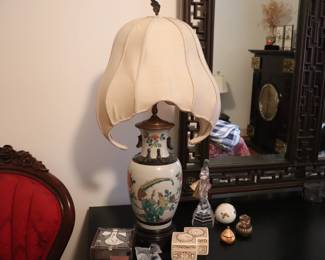 Chinese Famille Verte porcelain table lamp