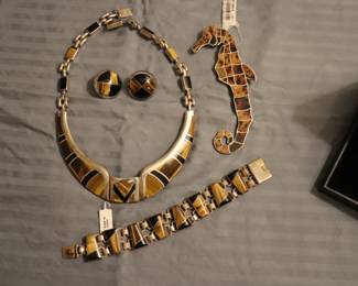 14K 18K & 21K GOLD  Jewelry Earrings, Necklaces, Bracelets & Brooches 