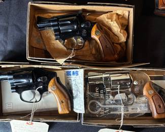 Smith & Wesson Model 42 38 Special / Smith & Wesson Model 38 / Smith & Wesson 34-2 M16442 .22 Long