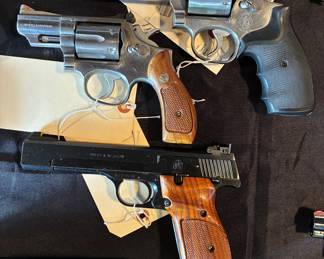 Smith & Wesson Model 41 .22 / Smith Wesson 66-1 Combat .357 Mag / Smith & Wesson Model 686 .357 Mag