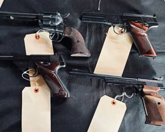 Walther-Hammerli Olympia-Pistole / High Standard Sport-King 22LR / Colt Match Target / Hertet’s .22
collectible firearms, vintage guns, classic shotguns, sporting arms, estate gun collection, high-quality firearms, hunting shotguns, target shooting, trap/skeet shooting, investment firearms, gun enthusiast, field gun, clay sports, home defense, American firearms, European firearms
