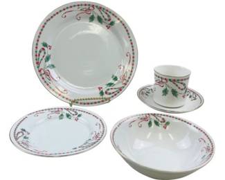 Gibson Gold Rimmed Christmas 20 Piece Set