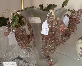 Plastic crystal grapes
