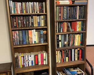 More shelves & lots of books 